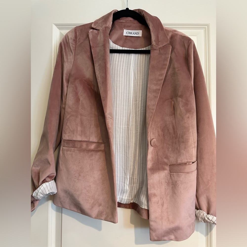 Luxurious Velvet Blazer in Soft Rose Pink, Romantic, Feminine and Timeless Style